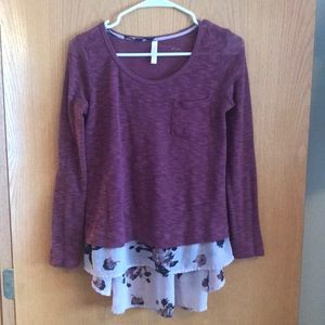 High-low Flowy flowery top!